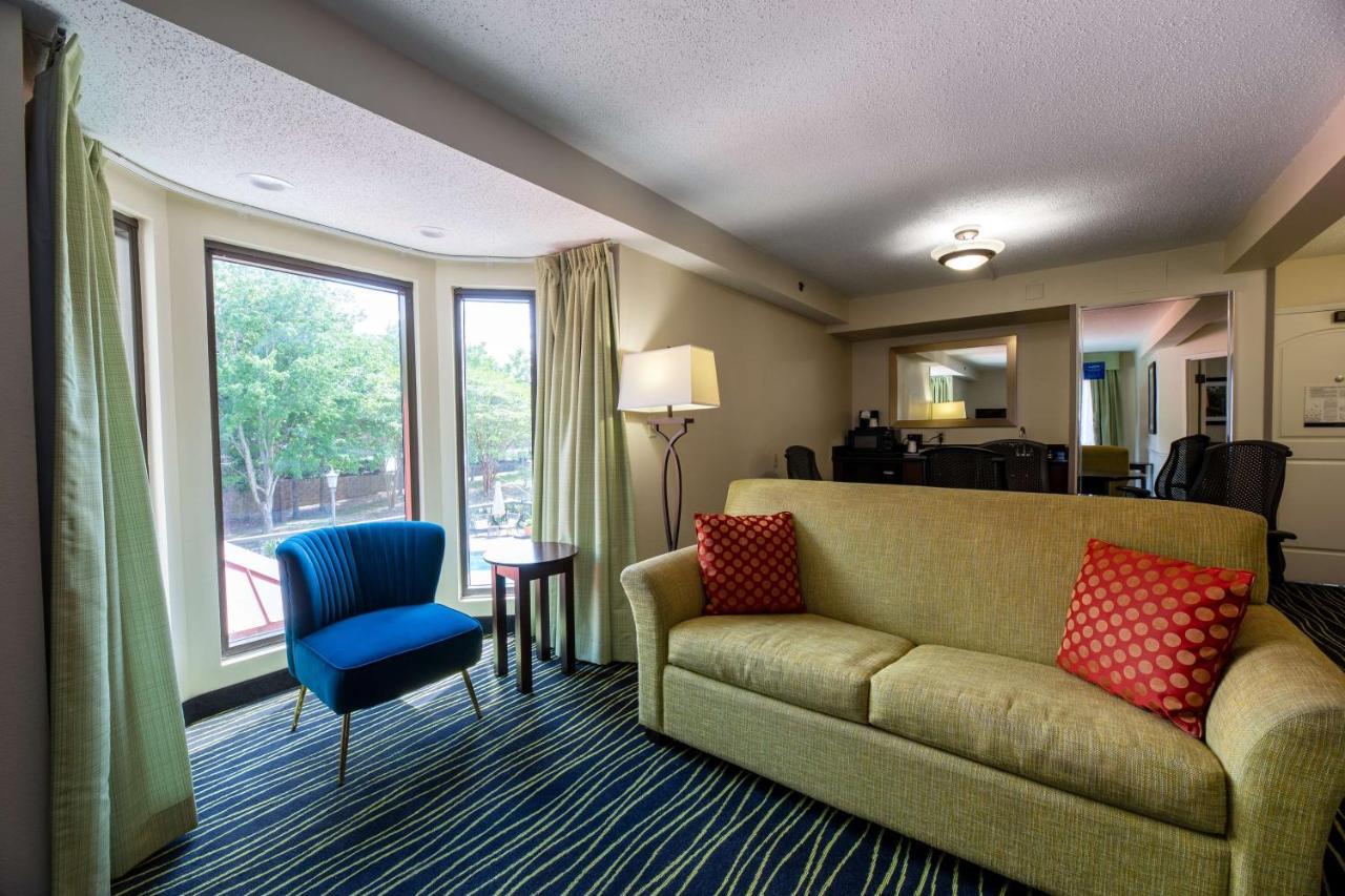 Hampton Inn Columbia I-26/Harbison Blvd Exterior photo