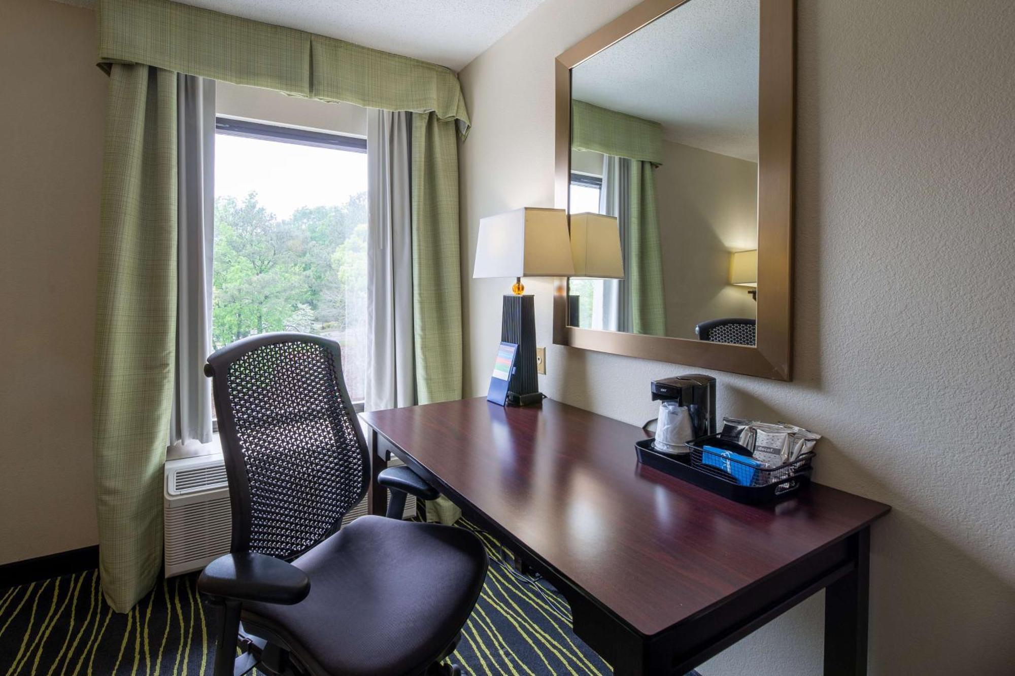 Hampton Inn Columbia I-26/Harbison Blvd Exterior photo