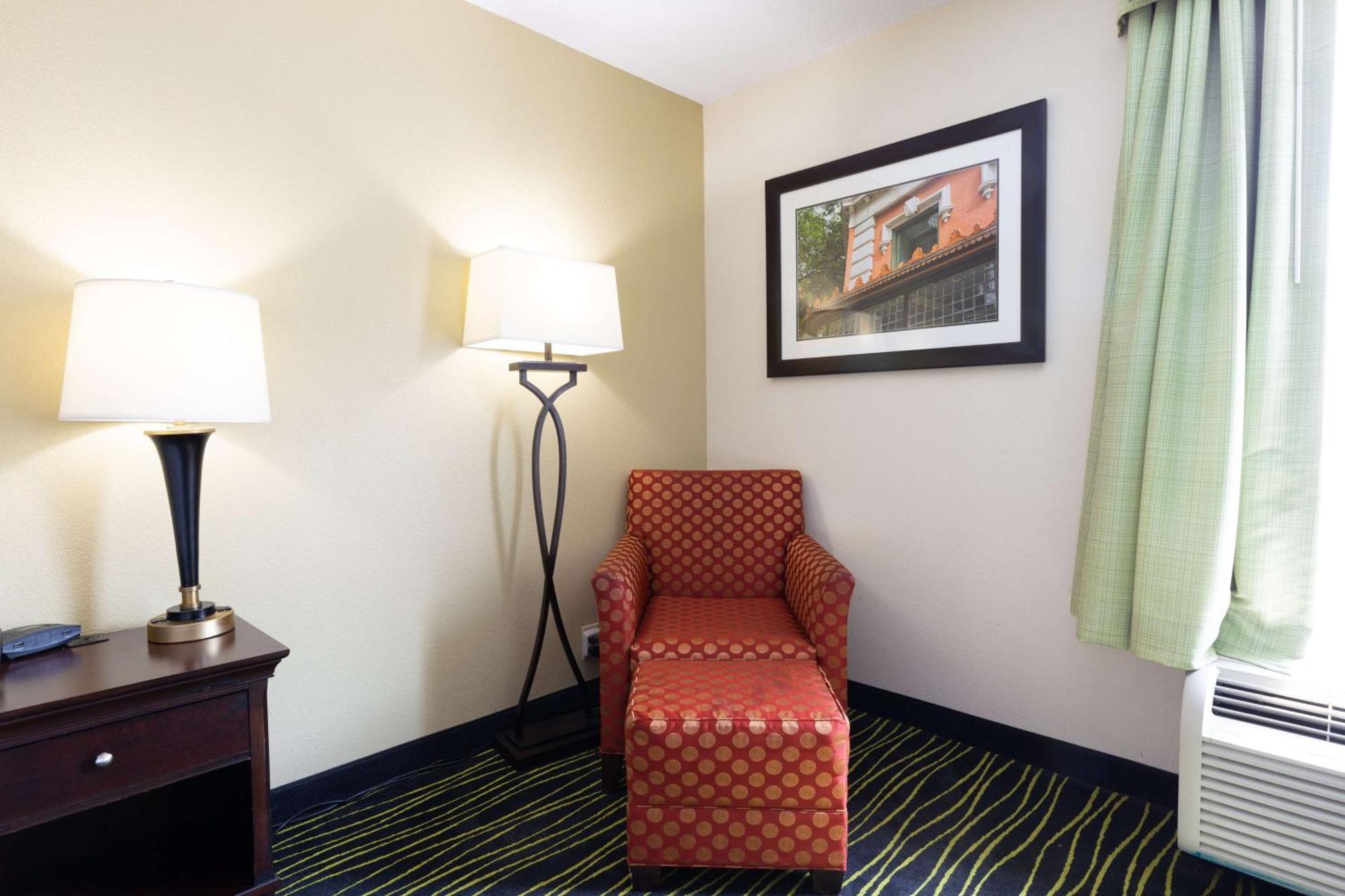 Hampton Inn Columbia I-26/Harbison Blvd Exterior photo